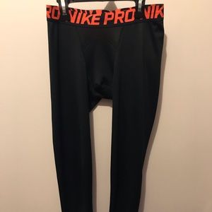 NWT Nike 3/4 length Compression Pants